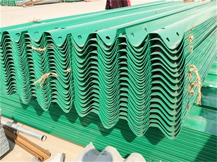 波形护栏板的零部件的品种及作用